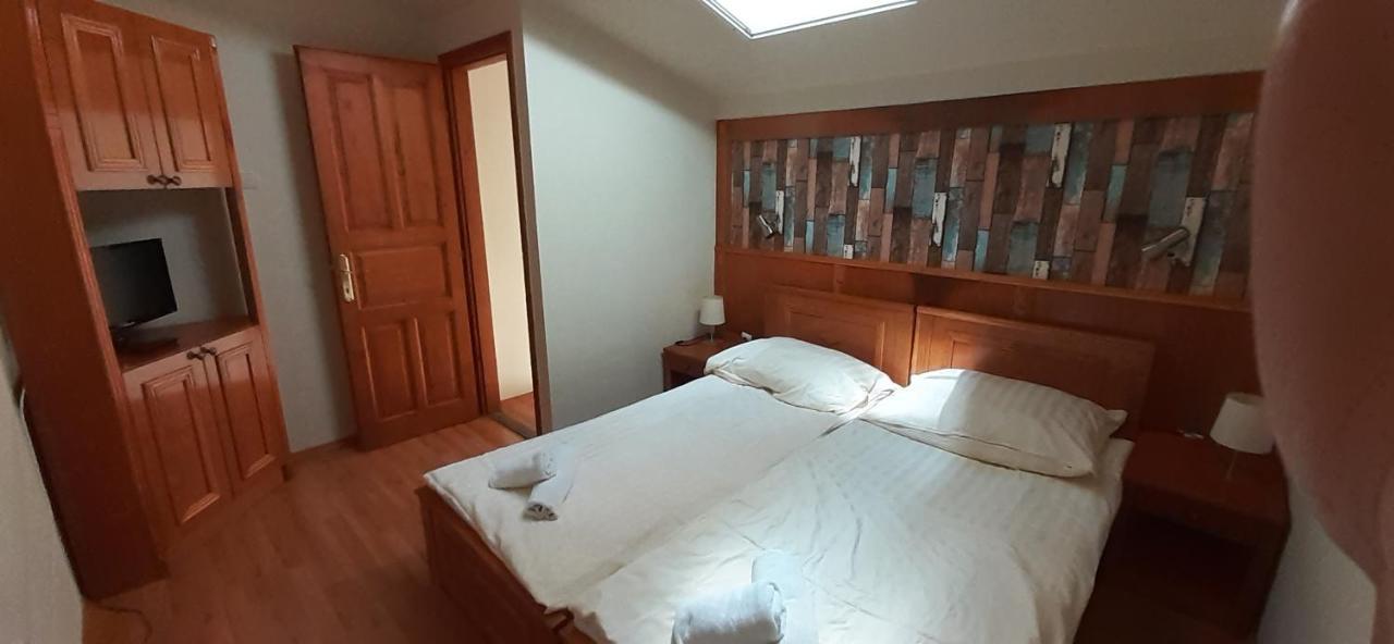 Hotel Kenguru Panzio à Hódmezővásárhely Extérieur photo