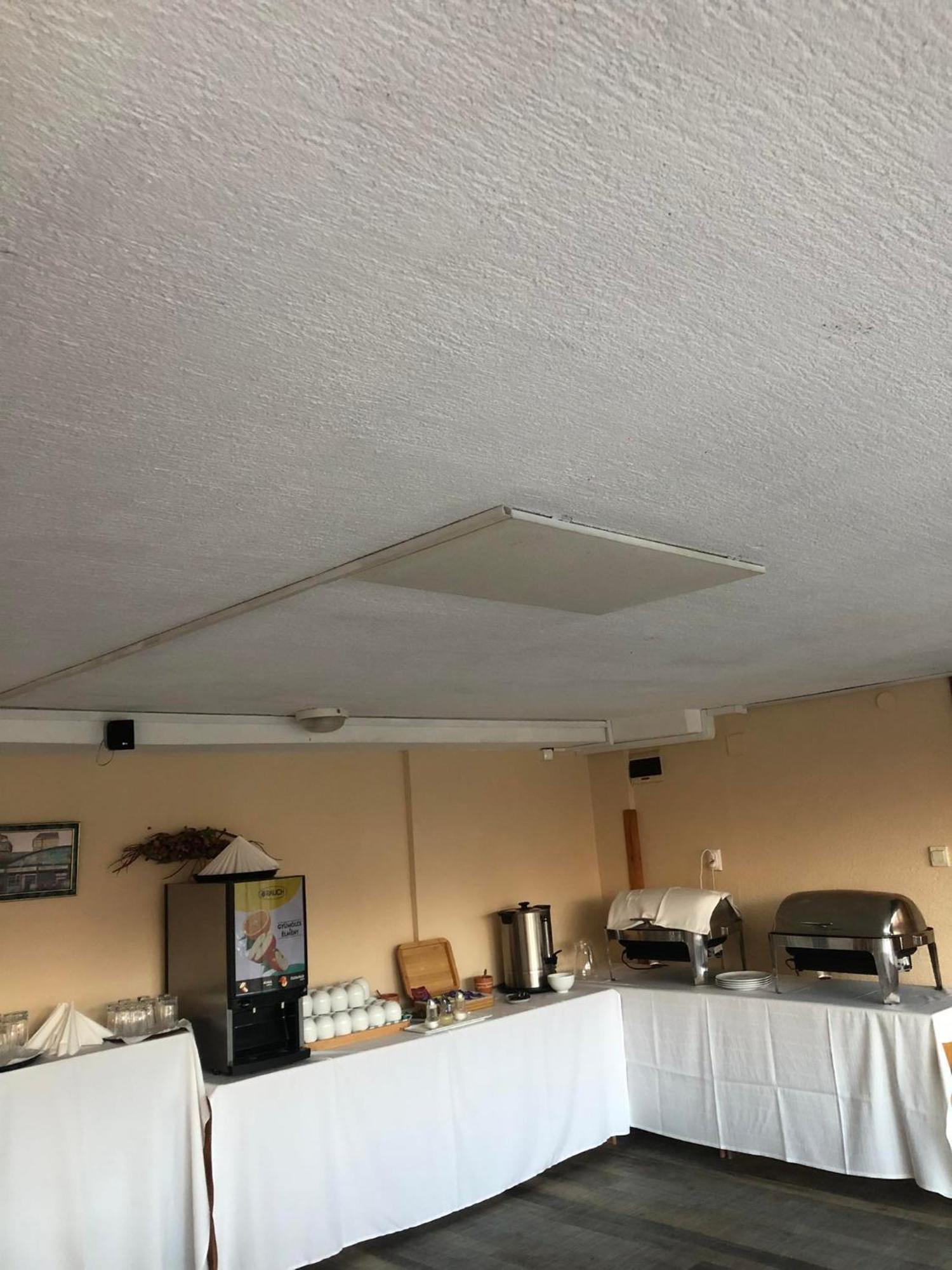 Hotel Kenguru Panzio à Hódmezővásárhely Extérieur photo