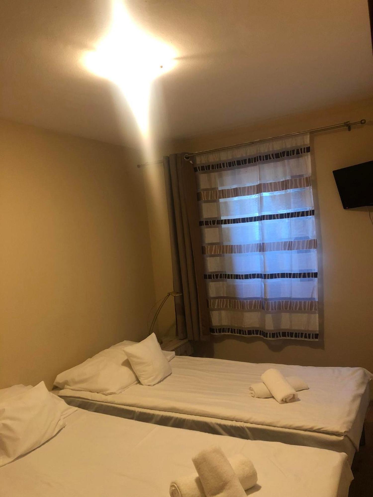Hotel Kenguru Panzio à Hódmezővásárhely Extérieur photo