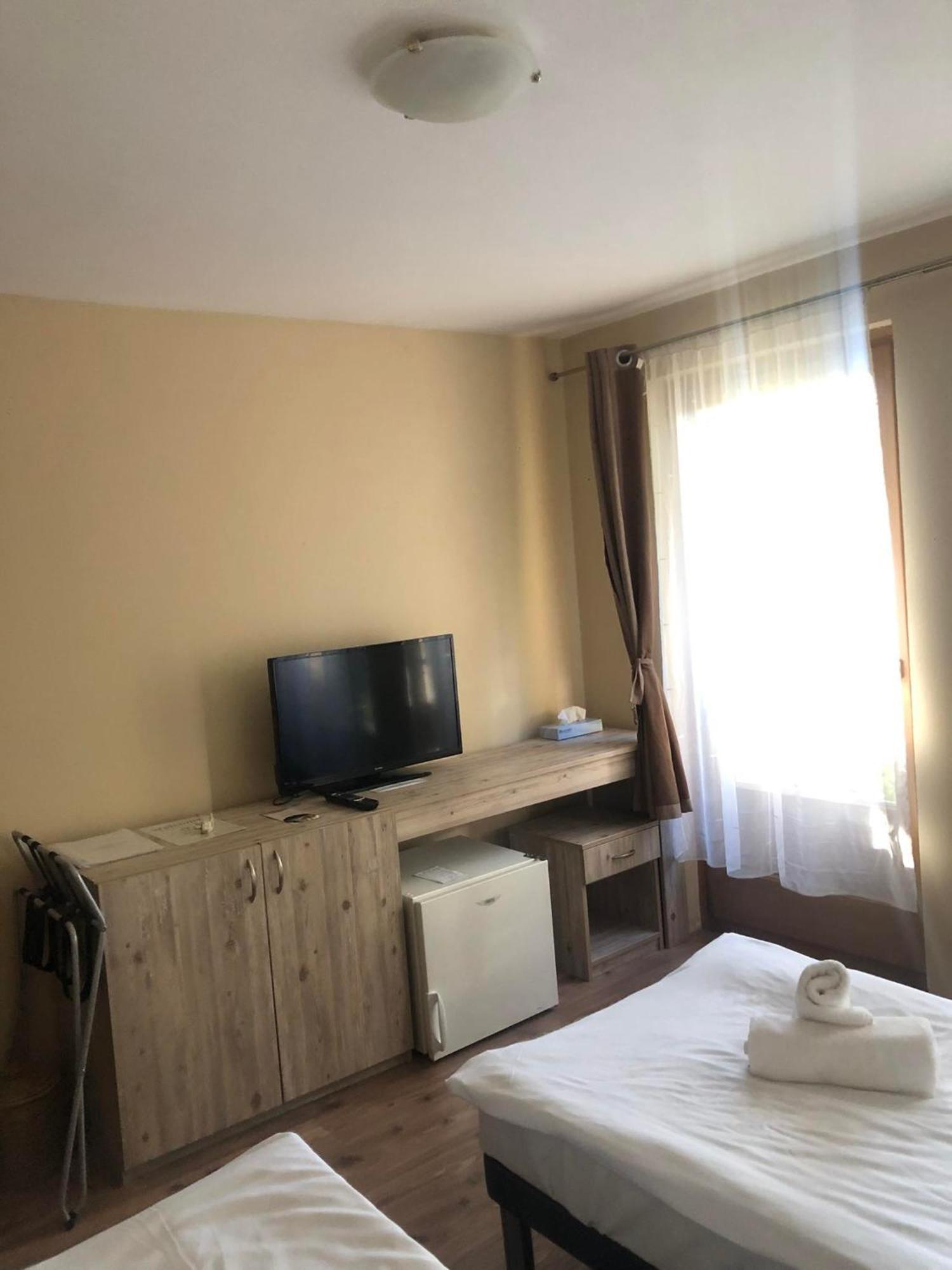 Hotel Kenguru Panzio à Hódmezővásárhely Extérieur photo