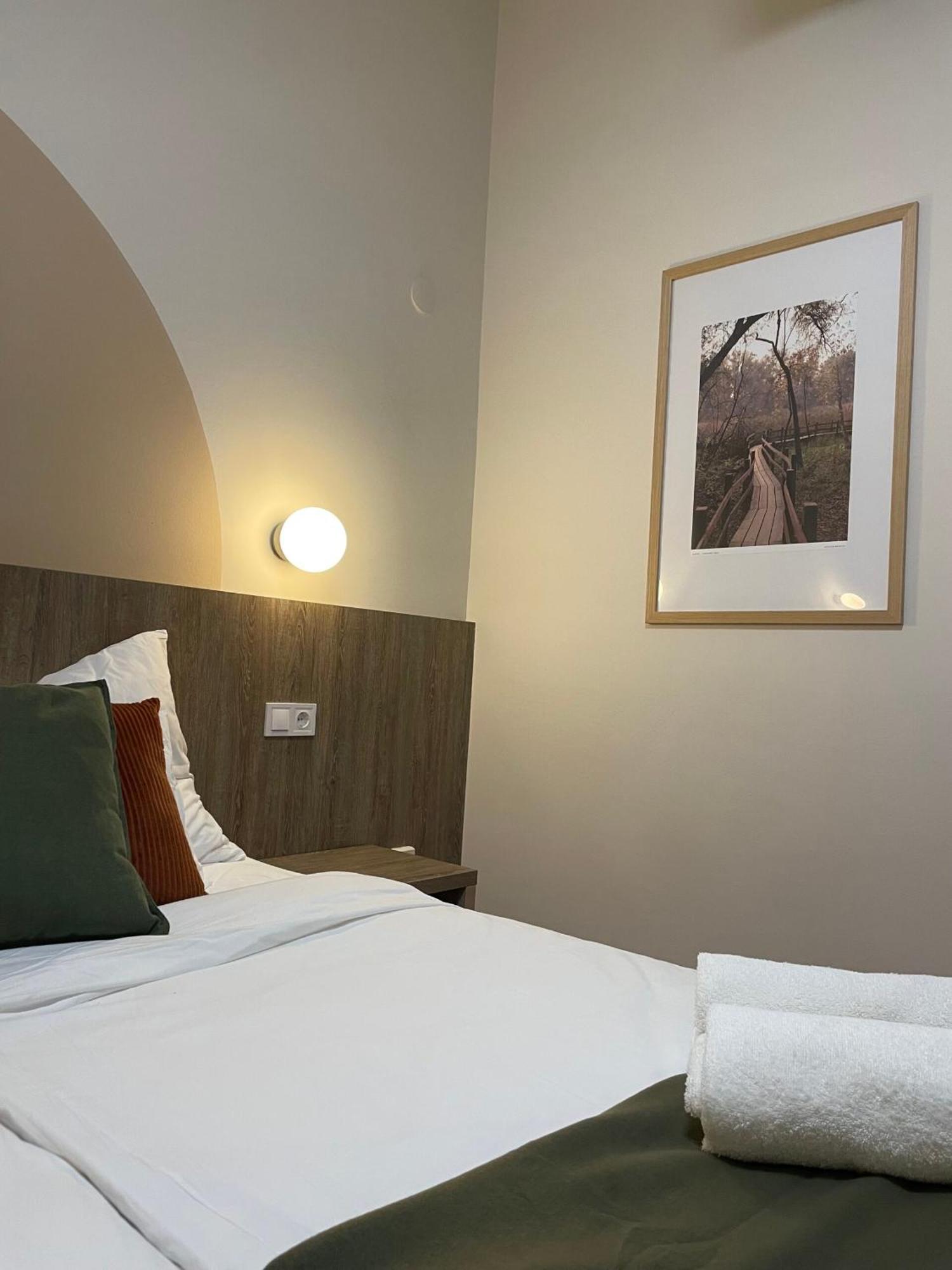 Hotel Kenguru Panzio à Hódmezővásárhely Extérieur photo